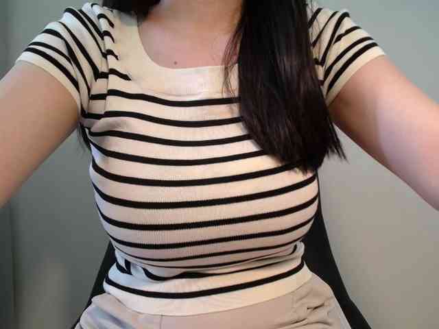 QueenHot92 webcam