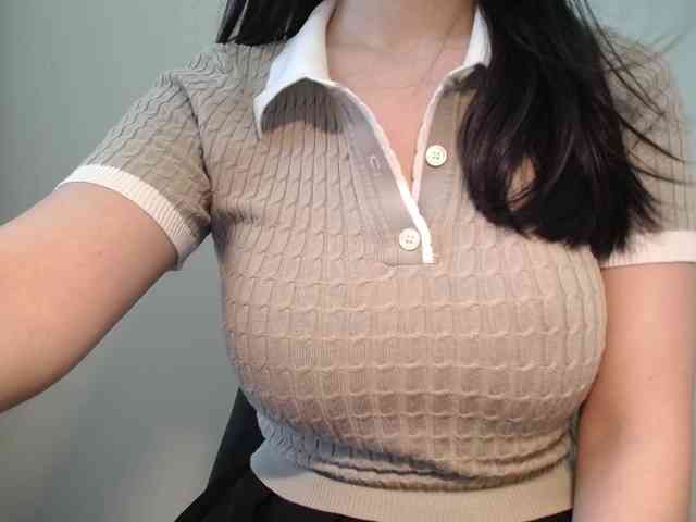 QueenHot92 webcam