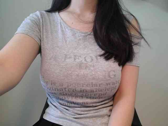 QueenHot92 webcam