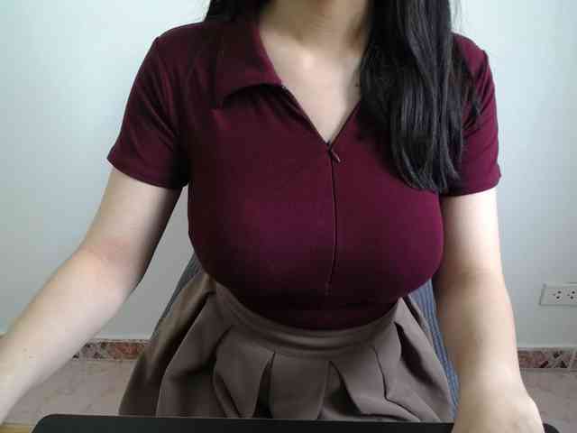 QueenHot92 webcam