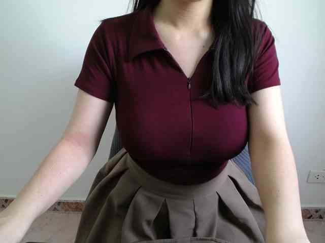 QueenHot92 webcam