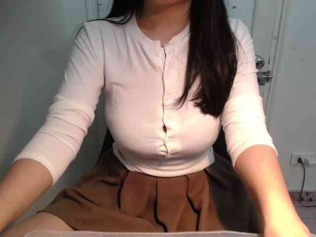 QueenHot92's chatroom