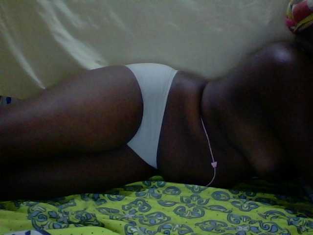 Sassy-Bella webcam bongacams model stream image