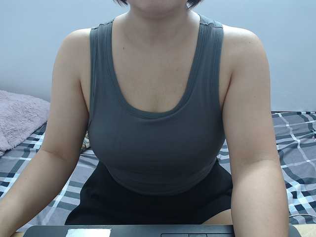 le modèle ElenaSex90 est en webcam porno dans un show sur le site bongacams, il possède les tags suivants: Asian,Brunette,Trimmed