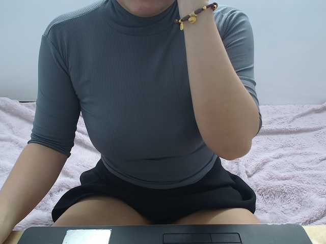 ElenaSex90's BongaCams show and profile