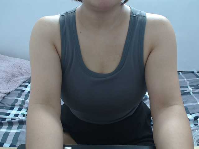 ElenaSex90's BongaCams show and profile