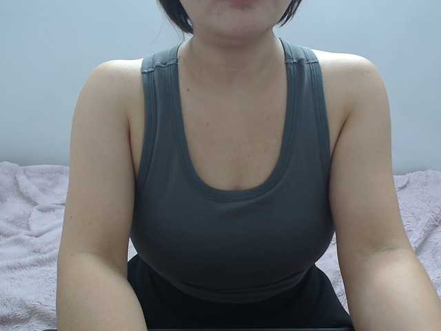 ElenaSex90's BongaCams show and profile