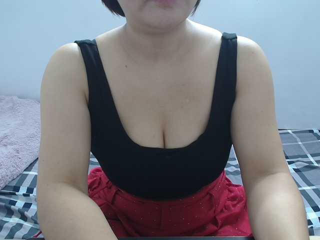 ElenaSex90's BongaCams show and profile