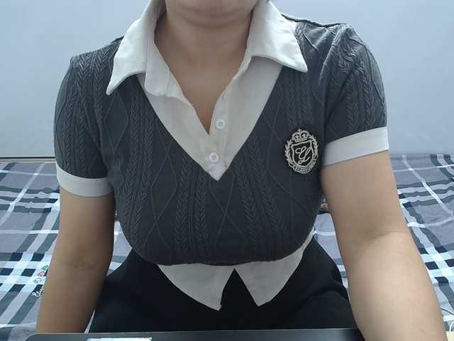 ElenaSex90's BongaCams show and profile