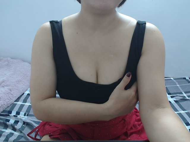 ElenaSex90's BongaCams show and profile