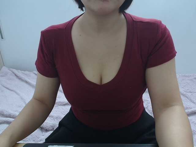 ElenaSex90's BongaCams show and profile