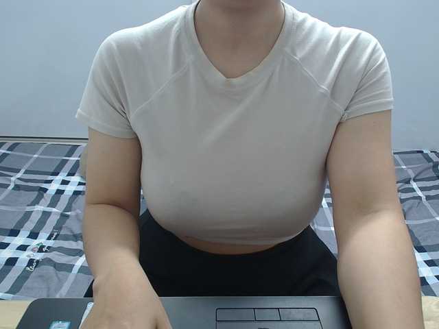 ElenaSex90's BongaCams show and profile