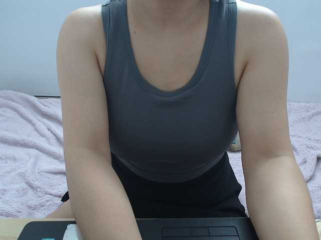 ElenaSex90's BongaCams show and profile