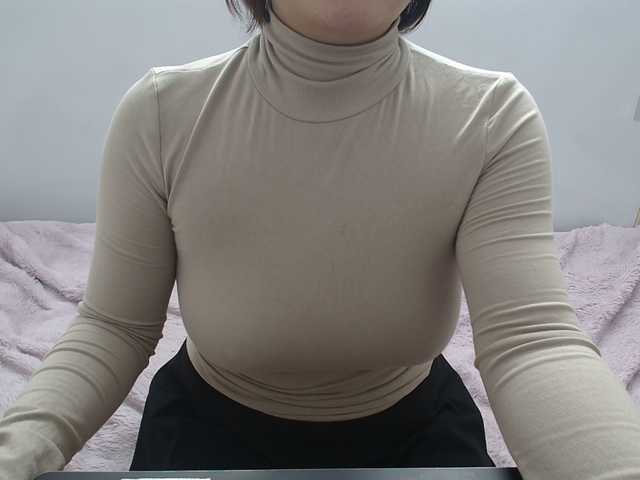 ElenaSex90's BongaCams show and profile