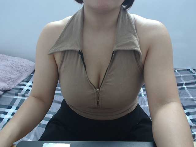 ElenaSex90's BongaCams show and profile