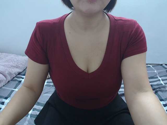 ElenaSex90's BongaCams show and profile