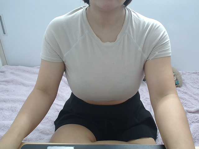 ElenaSex90's BongaCams show and profile