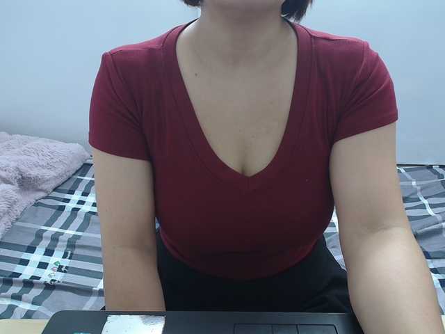 ElenaSex90's BongaCams show and profile