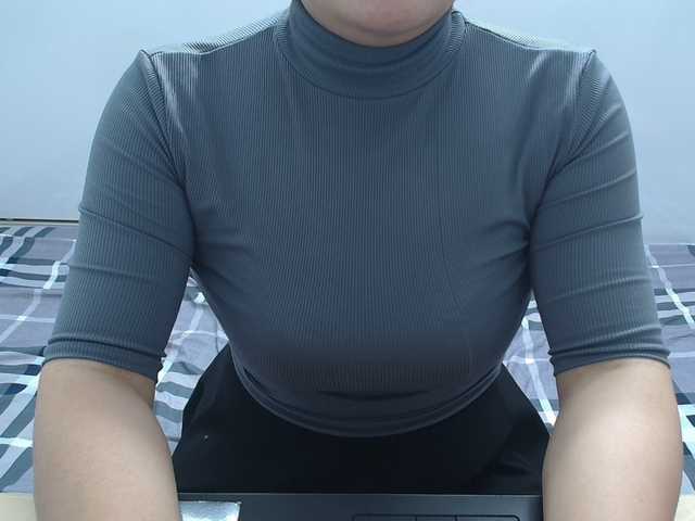 ElenaSex90's BongaCams show and profile