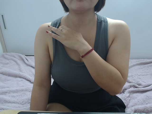 ElenaSex90's BongaCams show and profile