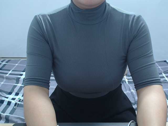 ElenaSex90's BongaCams show and profile