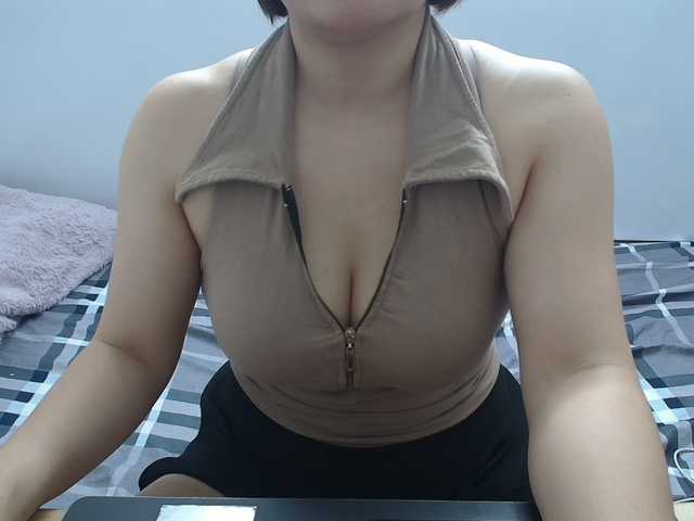 ElenaSex90's BongaCams show and profile