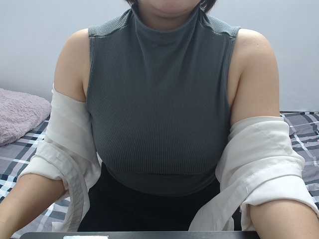 ElenaSex90's BongaCams show and profile