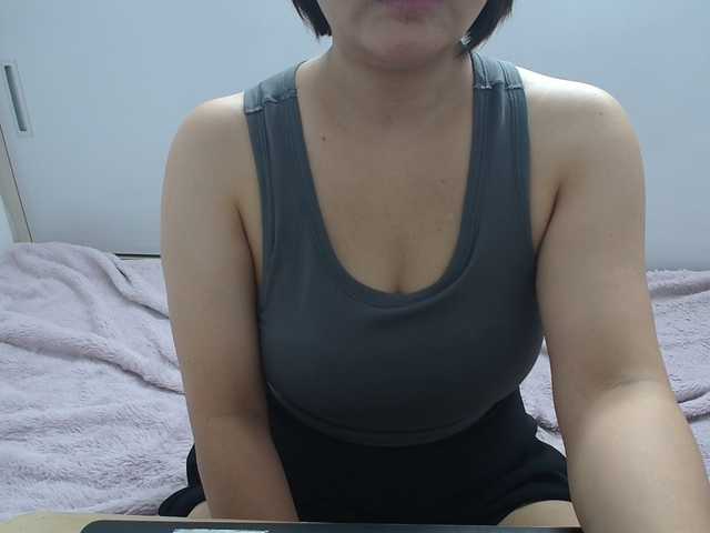 ElenaSex90's BongaCams show and profile