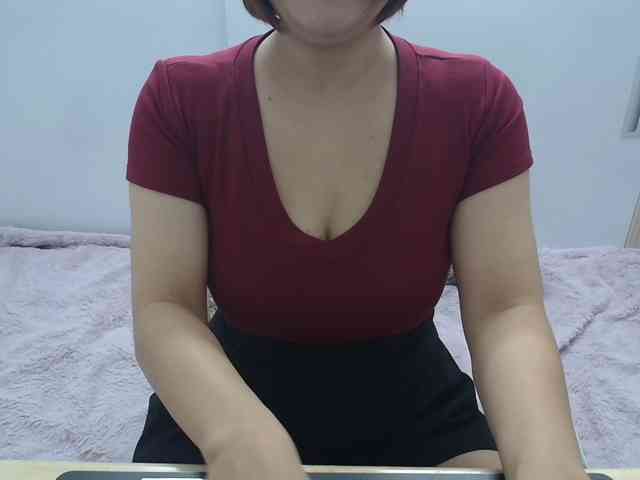 ElenaSex90 bongacams
