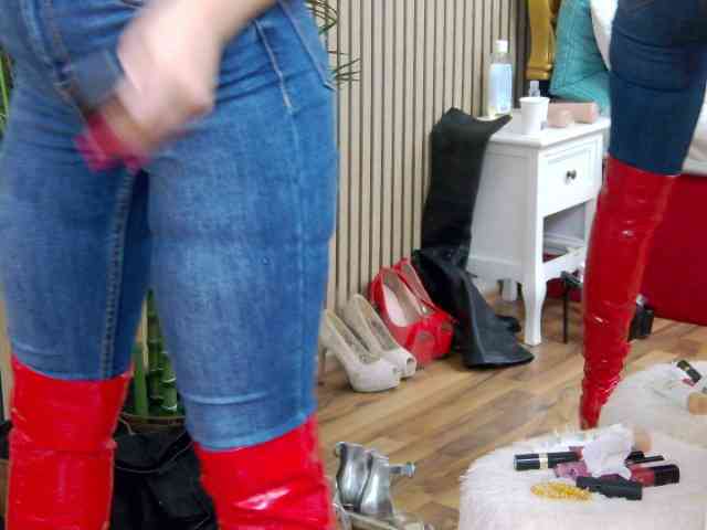 EmmaSkyes webcam