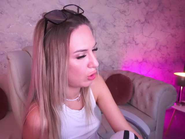 MollyWild from BongaCams is Freechat