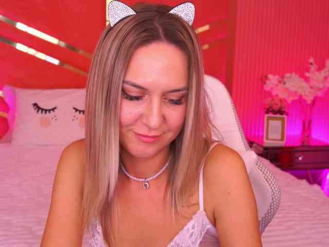 MollyWild webcam