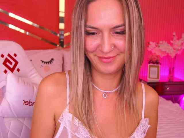 MollyWild webcam