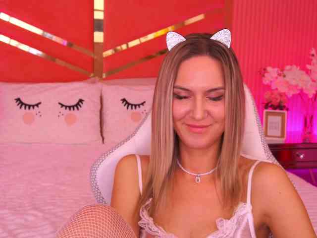 MollyWild webcam