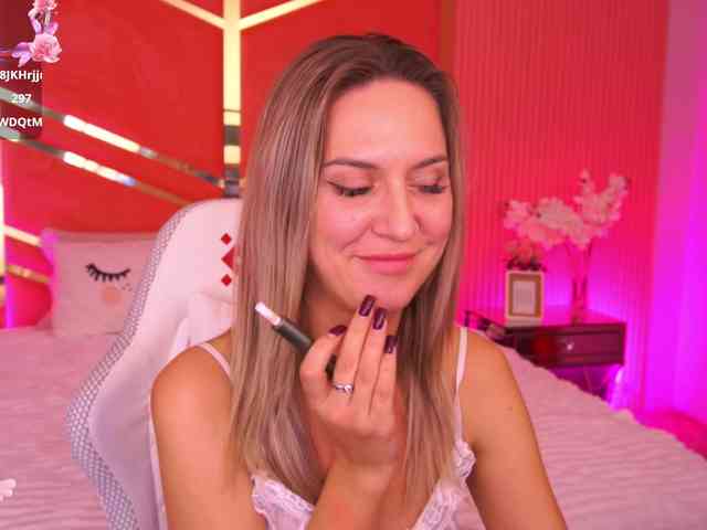 MollyWild webcam