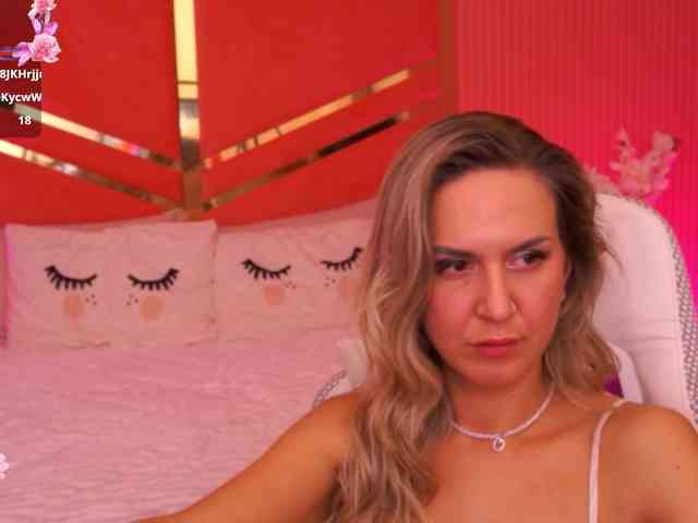 MollyWild webcam