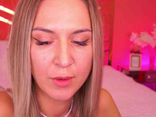 MollyWild webcam