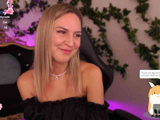 MollyWild webcam