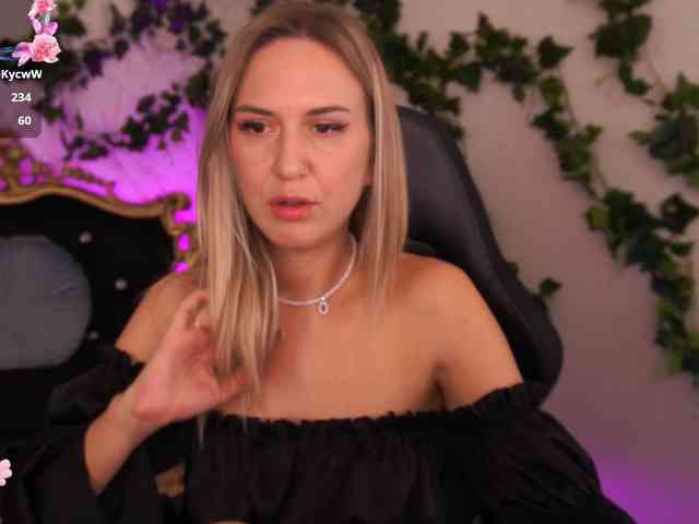 MollyWild webcam