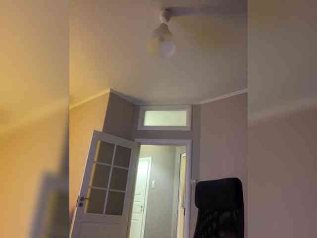 pizzahubb Live Webcam on BongaCams