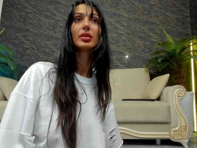 Maya_Lisa webcam