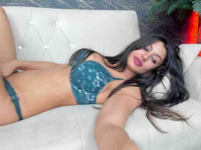 Maya_Lisa webcam