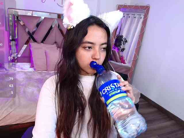 Laraa-tay webcam