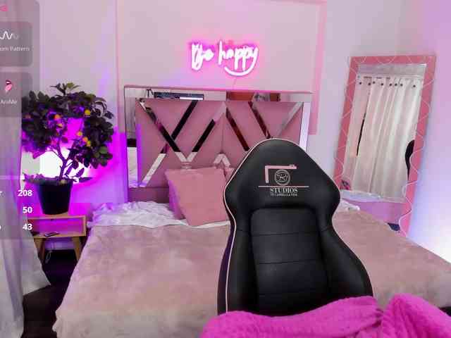 Laraa-tay webcam