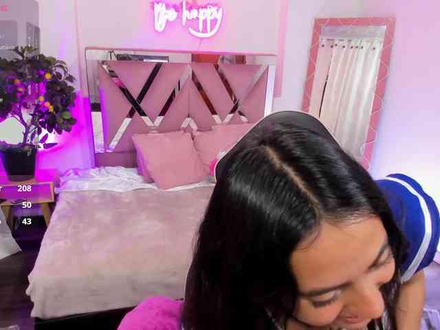 Laraa-tay webcam