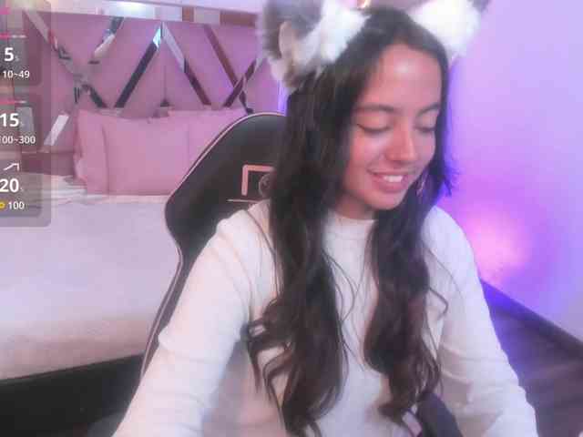 Laraa-tay webcam