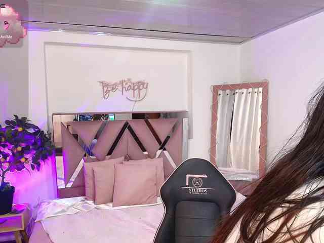 Laraa-tay webcam
