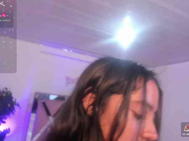 Laraa-tay webcam