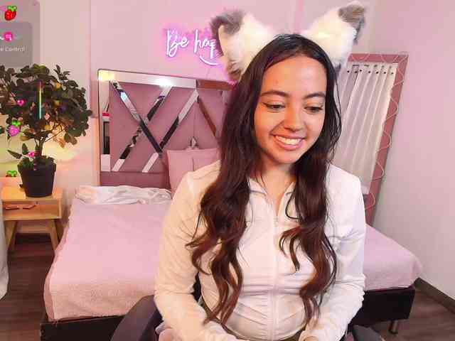Laraa-tay webcam