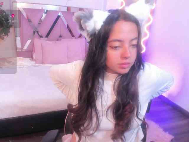 Laraa-tay webcam